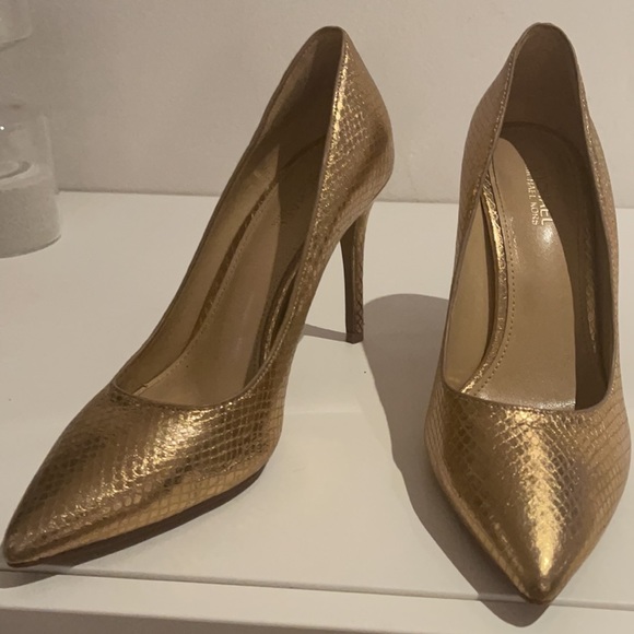 BARLEY WORN ✨✨✨ MICHAEL KORS SHOES - Picture 3 of 6